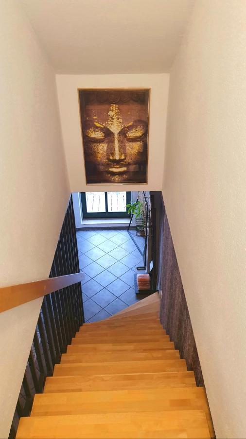 Neustadt-Aussicht - Grosse Wohnung Mit Balkon Dresda Esterno foto