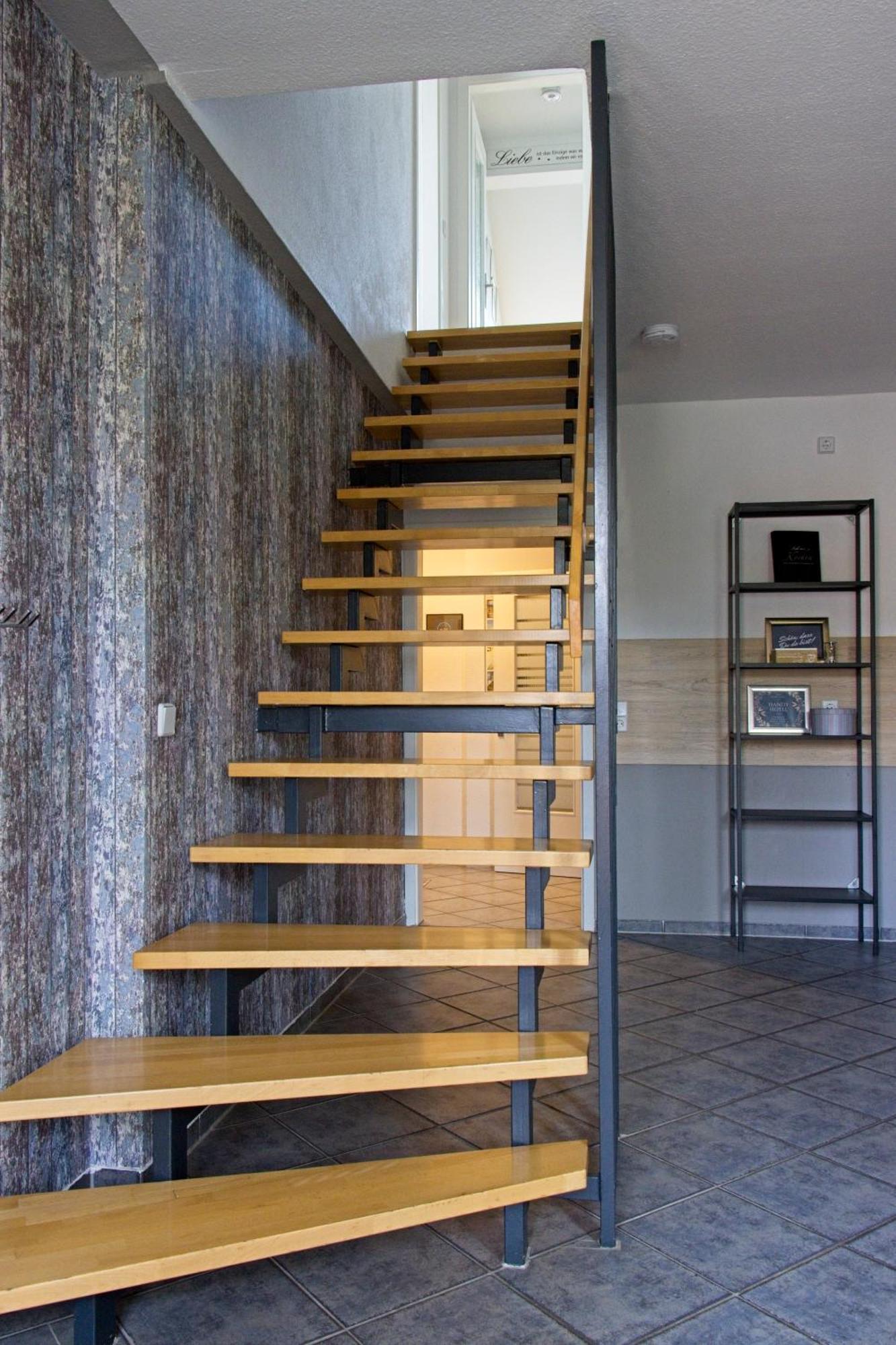 Neustadt-Aussicht - Grosse Wohnung Mit Balkon Dresda Esterno foto